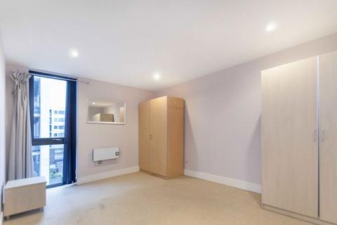 2 bedroom flat to rent, City Walk, London SE1