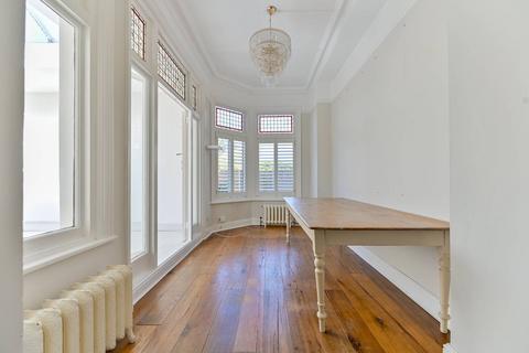 2 bedroom flat to rent, Strawberry Hill Road, Strawberry Hill, Twickenham, TW1
