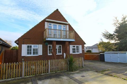 4 bedroom chalet for sale, Daimler Avenue, Herne Bay, CT6