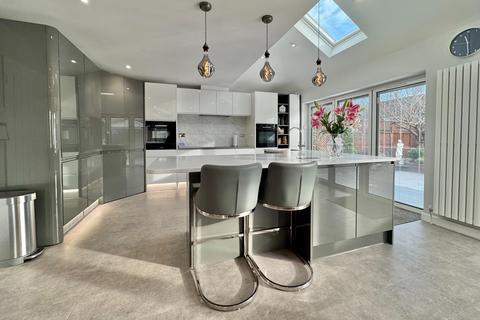 19 Fleet End Road, Warsash, Southampton, SO31 9JH