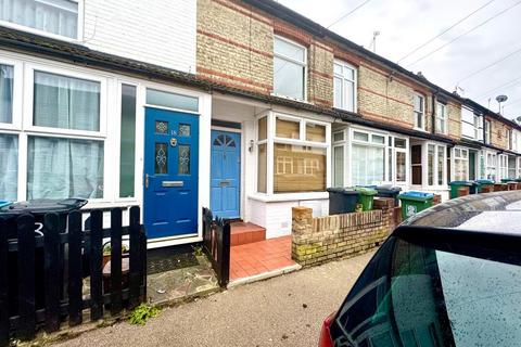 3 bedroom terraced house to rent, Grover Road, Watford