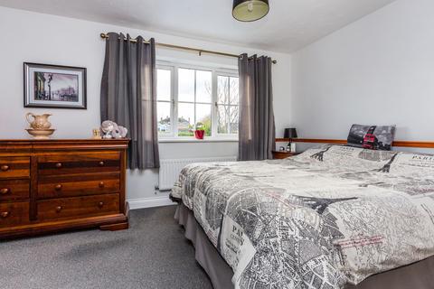 34 Betjeman Close, Higham Ferrers, Rushden, NN10 8NR