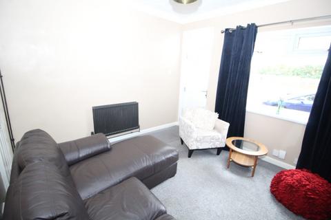 2 bedroom terraced house for sale, Cemetery Road, Normanton