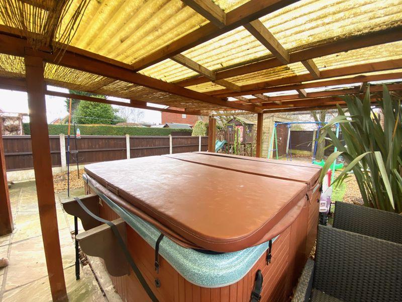 Bar Area/Hot Tub