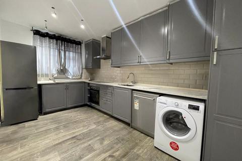 2 bedroom apartment to rent, Oxgate Gardens, London, NW2