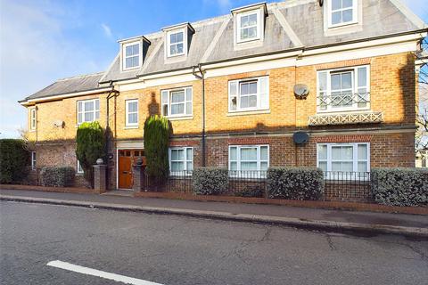 1 bedroom apartment to rent, Station Road