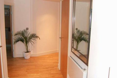 2 bedroom flat to rent, Mackenzie House, Chadwick Street, Hunslet, Leeds, LS10