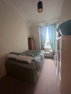 1 bedroom apartment to rent, 24 Woodland Terrace Flat 1