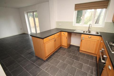 4 Clos Bronwydd, Ebbw Vale, NP23 5NG