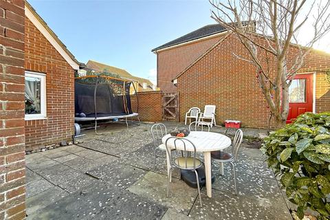 4 bedroom semi-detached house for sale, Olliver Acre, Littlehampton, West Sussex