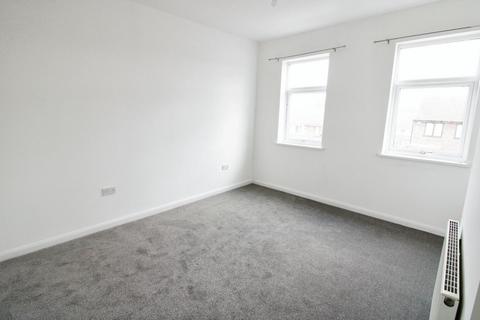 2 bedroom terraced house to rent, Ashton Road, West Yorkshire WF10