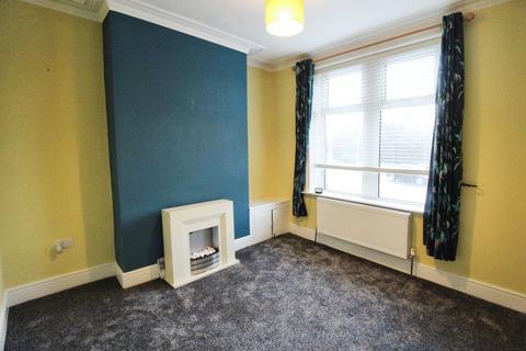 2 bedroom terraced house to rent, Burnley Road, Lancashire BB8