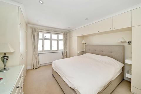 1 bedroom property to rent, Eaton Terrace Mews, Belgravia, SW1W