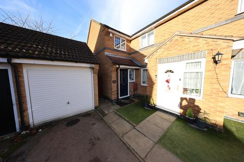 3 bedroom semi-detached house to rent, Caravel Close, Chafford Hundred