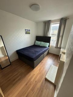 1 bedroom house of multiple occupation to rent, Fairland Street, London  E15