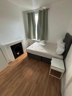 1 bedroom house of multiple occupation to rent, Fairland Street, London  E15