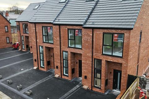 3 bedroom townhouse for sale, Canal Street, Macclesfield