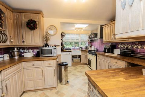 4 bedroom detached house for sale, Rural Lane Location In Hawkhurst