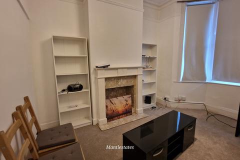 4 bedroom terraced house to rent, Glebe Road, Finchley, N3