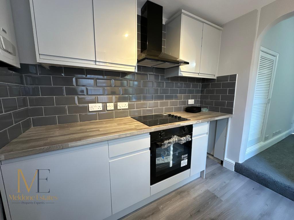 Kitchen 3.JPG