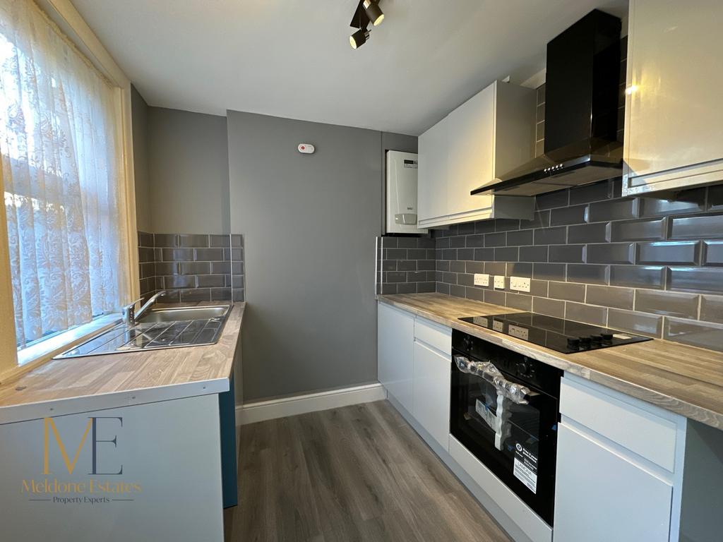 Kitchen 2.JPG