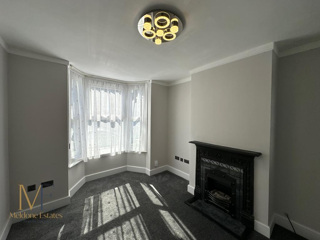 Lounge 2.JPG