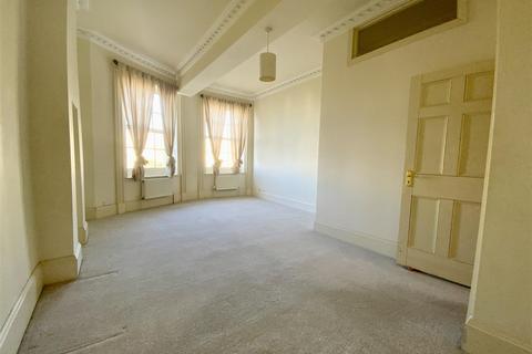 2 bedroom flat to rent, Brunswick Square, Hove