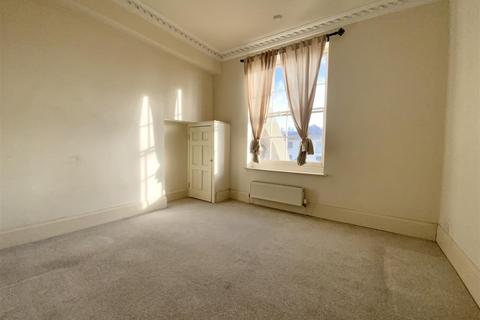 2 bedroom flat to rent, Brunswick Square, Hove