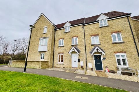 4 bedroom townhouse to rent, Purcell Road, Swindon SN25