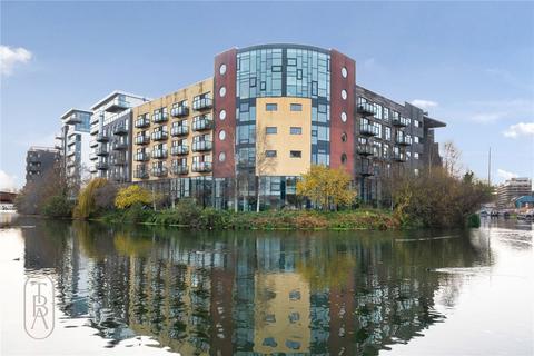 3 bedroom penthouse for sale, Roach Road, London, E3