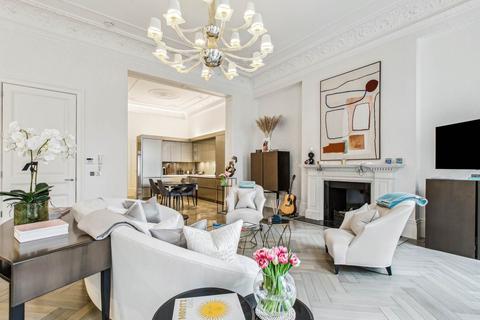 1 bedroom apartment to rent, Ennismore Gardens, Knightsbridge SW7