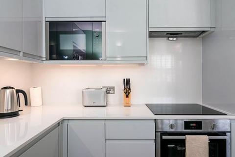 2 bedroom serviced apartment to rent, Doughty Street, London WC1N