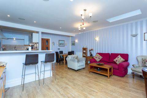 2 bedroom flat for sale, Winckley Square, Preston, Lancashire