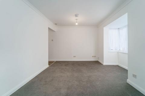 Studio to rent, Rabournmead Drive, Northolt UB5