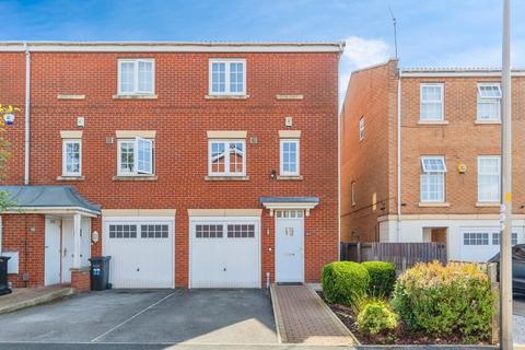 3 bedroom end of terrace house for sale, Cravenwood Road, Stockport SK5