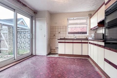 3 bedroom semi-detached house for sale, Oxenhope Road, Hull HU6