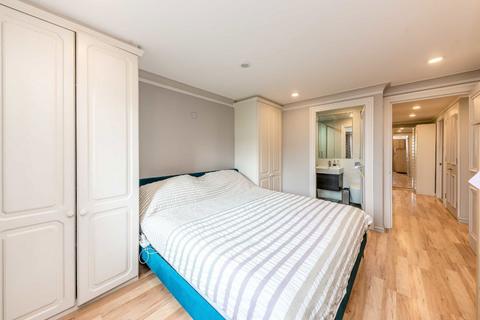 2 bedroom flat to rent, William Morris Way, London SW6