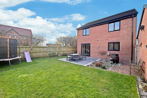 4 bedroom detached house for sale, Helmfield, Westhoughton, BL5