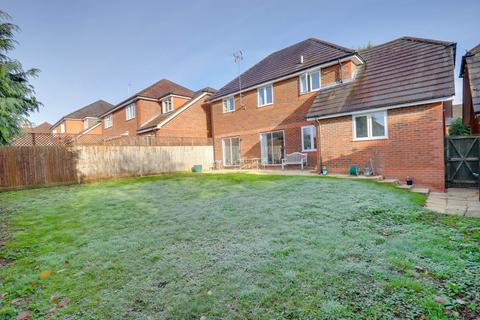 4 bedroom detached house for sale, Mardy, Caversham Heights