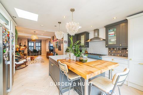 5 bedroom terraced house for sale, Glenparke Road, Forest Gate E7