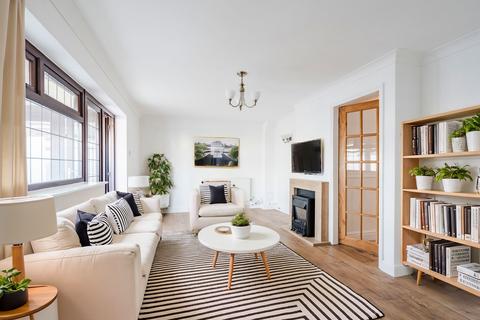 14 Cranesbill Road, Lowestoft, NR33 7EA