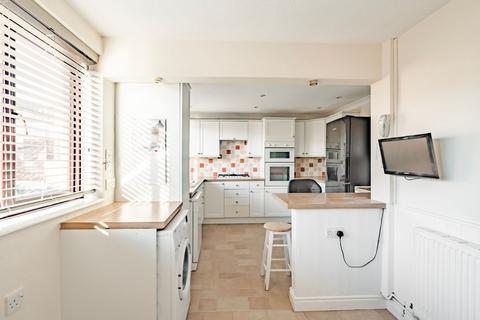 14 Cranesbill Road, Lowestoft, NR33 7EA