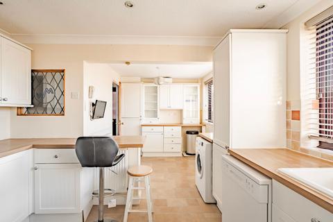 14 Cranesbill Road, Lowestoft, NR33 7EA