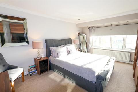 17 Edens Way, Ripon, HG4 1RB