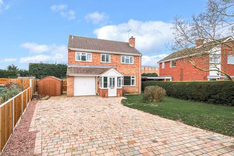 4 bedroom detached house to rent, Three Springs Road, Pershore, Worcestershire