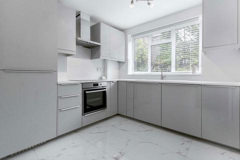 2 bedroom flat to rent, Mount Avenue, London W5