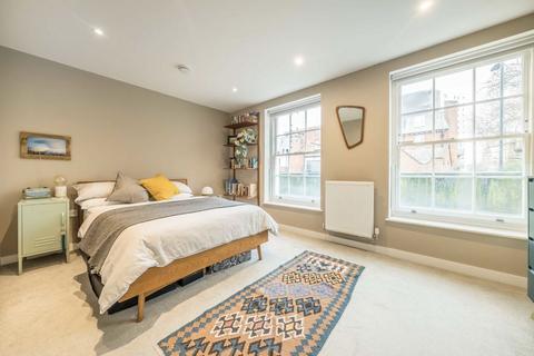 3 bedroom flat for sale, Dalston Lane, London E8