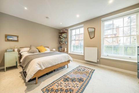 Flat 2, 66 Dalston Lane, London, E8 3AH