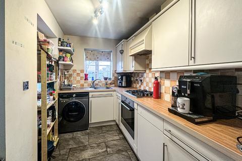 2 bedroom terraced house for sale, 34 Severn Drive, Taunton.