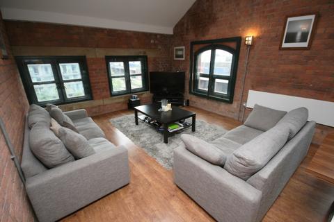 2 bedroom apartment to rent, Blantyre Street, Manchester M15